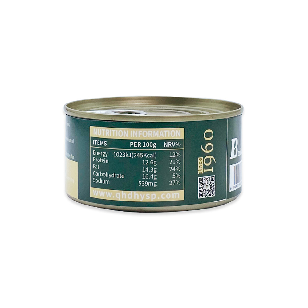 Canned tuna product display highlighting nutritional quality